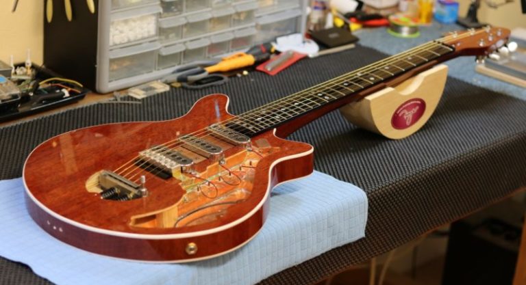 HOME - Dansan Guitars